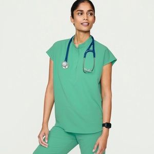 FIGS Scrubs, Women’s Medium, Surgical Green, NWT